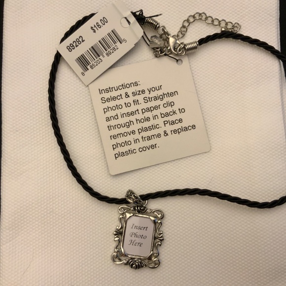 N3/ NWT 18” Cookie Lee Necklace - Silver Picture frame pendant on black cord - Picture 4 of 4